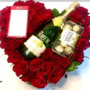 Heart-box-with-red-roses